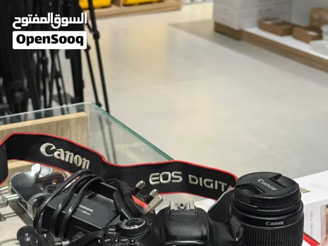 Canon EOS 600D + عدسة Canon EF-S 18-55mm IS (العدسة القياسية) + الشاح