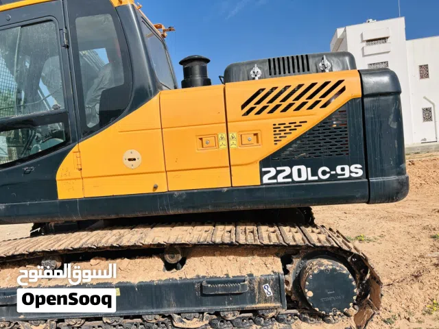 � إعلان بيع حفار هونداي LC9220 موديل 2022