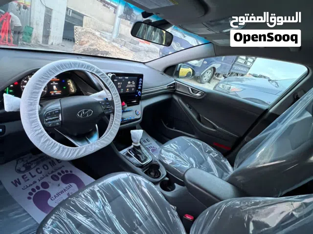 2020, هيونداي, ايونيك, Standard