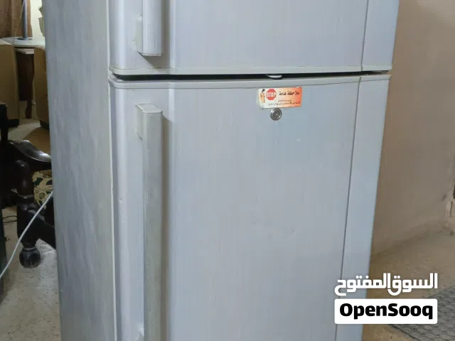 ثلاجة جينرال ديلوكس 16قدم تبريد هواء شغالة تبريد ممتاز وبحالة جيدة جدا