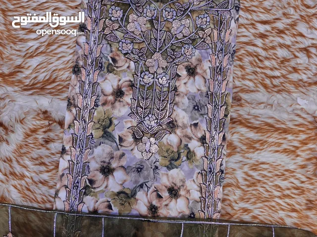 مخورات جوده عاليه قماش حرير ايطالي ومخلوط فصوص 6 تشكيلات جديده بعضها تتكون من قطعتين يوجد توصيل
