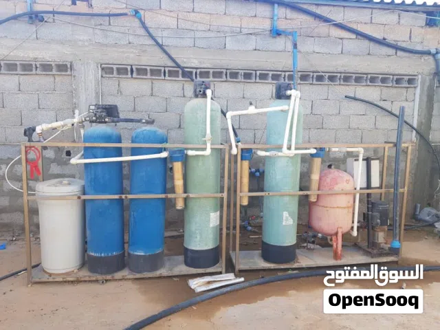 محطة فلترة وتحلية مياه مركزية RO عدة مراحل إنتاجية صناعية بحالة جيدة