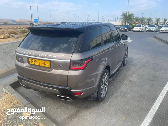 Land Rover Range Rover Sport in Muscat