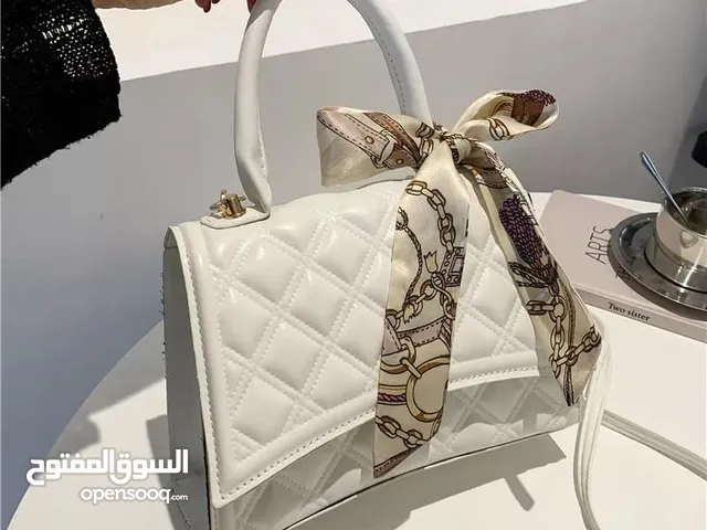 Stylish women handbags