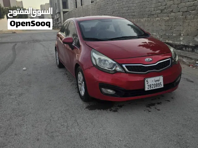 2013 كيا ريو Standard