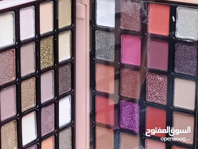 بالت ايشادو . اي شادو الوانها وهم والثبات بتاعها هايل جدا جدا