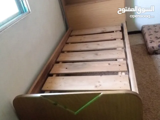 سريرين واحد مجوز وواحد مفرد