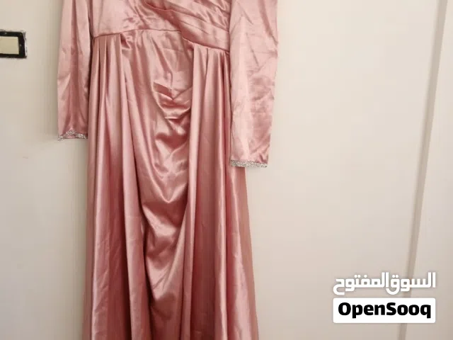 فساتين ملبوسة لبسة وحدة فقط
