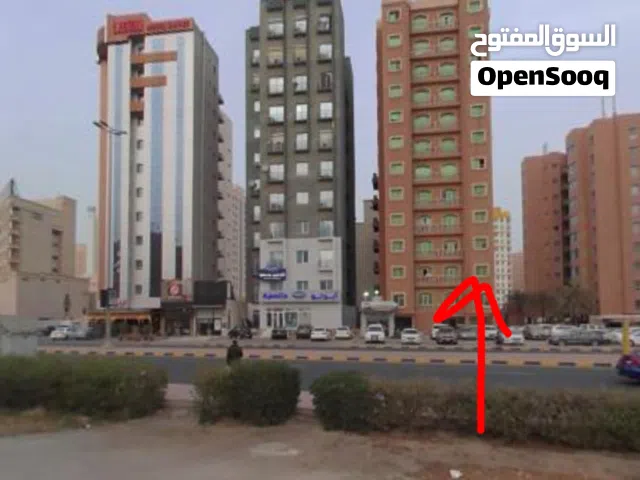 مشاركة سكن في السالمية بالقرب من مارينا مول  ،، خطوات للبحر
