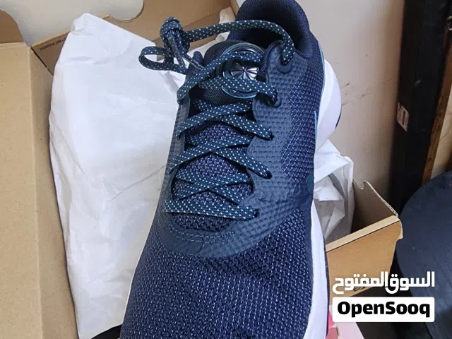 Orignal nike shoe for sale new unused with box size 43.