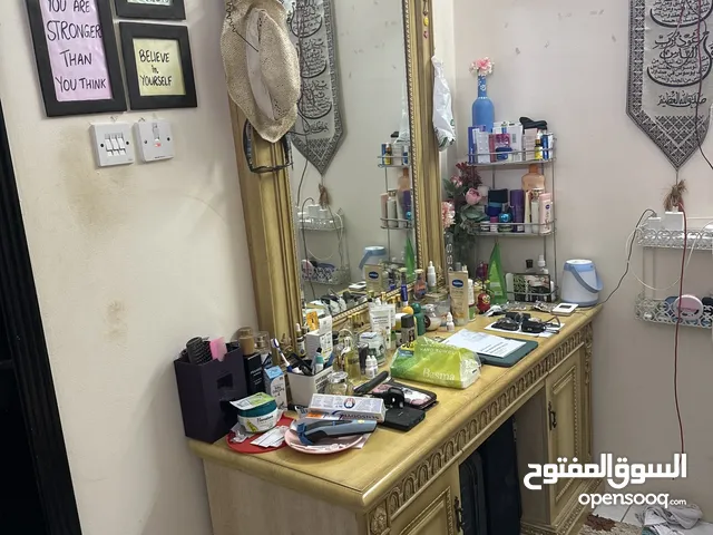 Dressing table