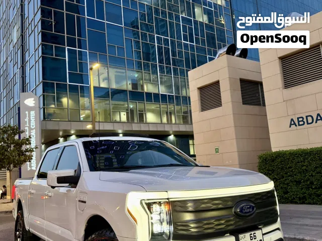 2023 فورد F-150 لايتنينج Lariat
