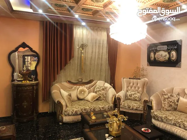 320 m2 More than 6 bedrooms Villa for Sale in Zarqa Al Zarqa Al Jadeedeh