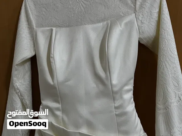 فستان كتب كتاب مع دانتيل فرنسي