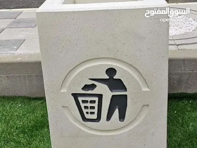 حواجز خرسانيه وزينة حدائق مناهيل مصدات قواعد اناره