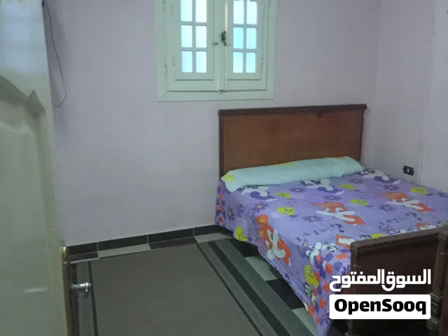 سرير ودولاب ونيش
