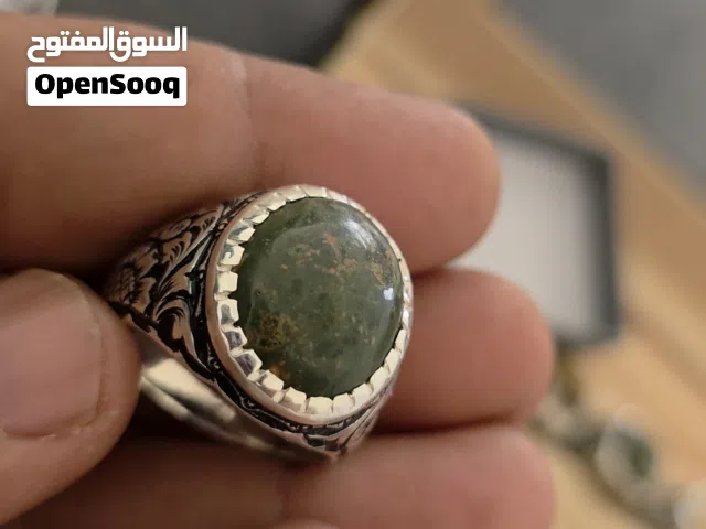 خاتم عيار 950 متوحر بحجر جبل احد الاخضر نادر