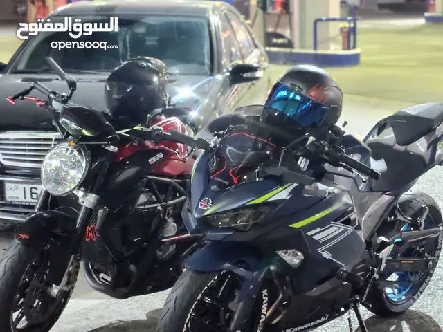 KAWASAKI NINJA 400 ممشى قليل لون مميز