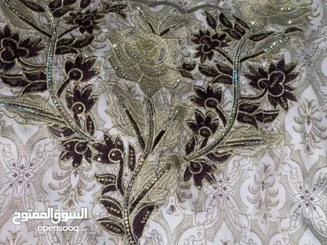 ملابس للبيع