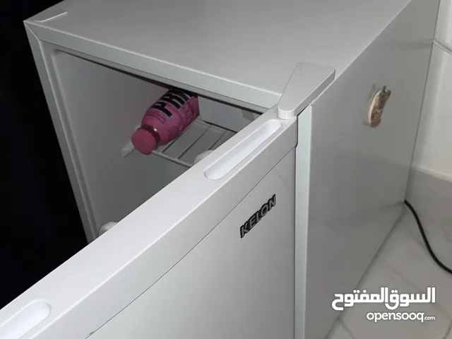 ثلاجة صغيرة من ماركة KELON للبيع بحالة ممتازة