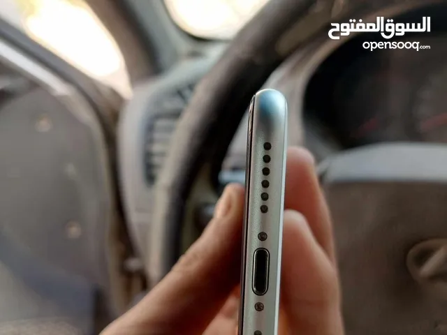 Apple iPhone SE 128 GB in Tripoli