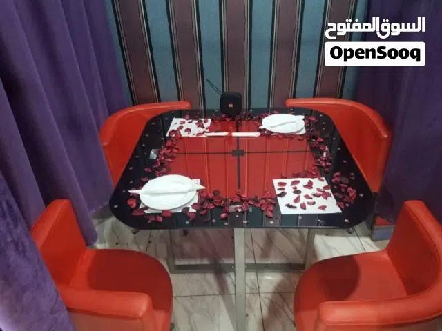 طاولات طعام سفره مع الكراسي عرطة 8اولات مع 30 كرسي