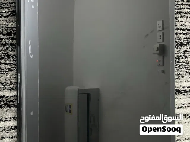 تلفزيون توشيبا ذكي 43 بوصه  Toshiba smart 4K TV (بحاله ممتازه بقرطاس الوكاله)