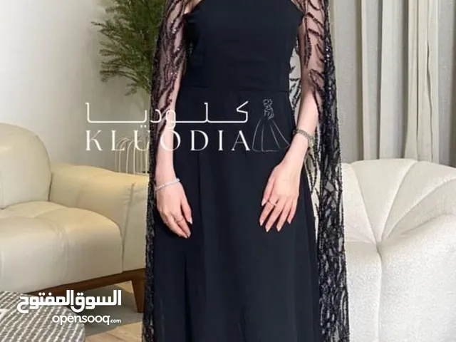 *-"إليكي يُنسب كل حُسنٍ يوصَف. عند ارتدائك هذا الفستان.