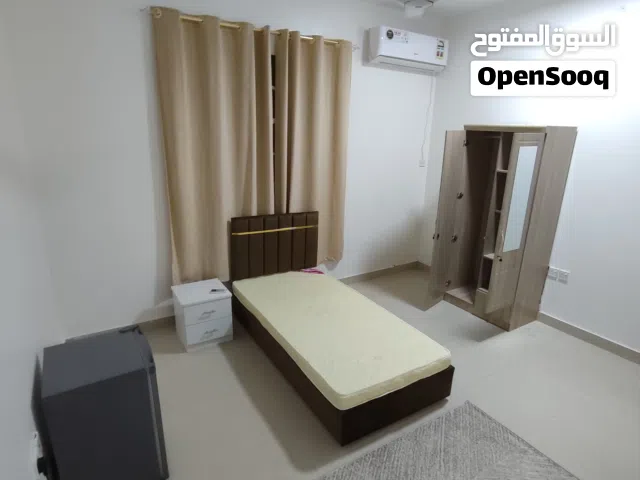 غرفه للايجار فى الخوض السابعه قريب مازون شامل الفواتير