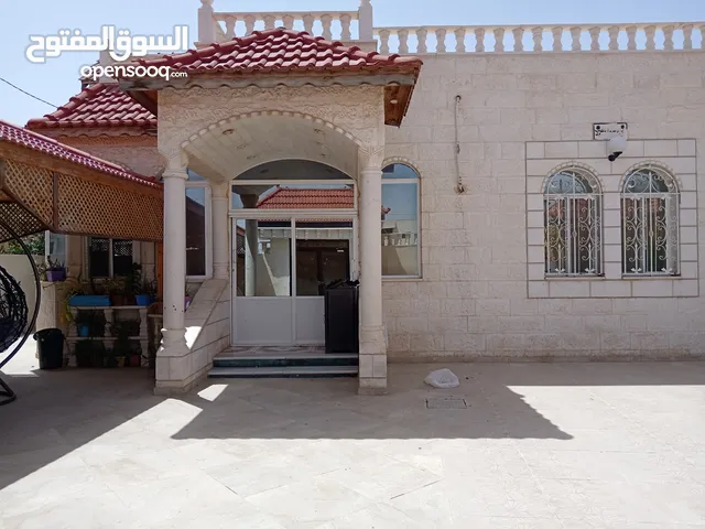 220 m2 More than 6 bedrooms Townhouse for Sale in Mafraq Al-Hay Al-Janoubi