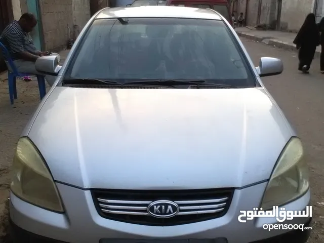 كيا برايد 2009 رمادي مستخدم نظيف جدا موجودة في عدن