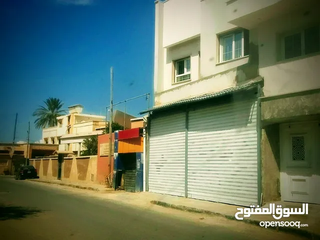 صالة للإيجار بحي دمشق 180م