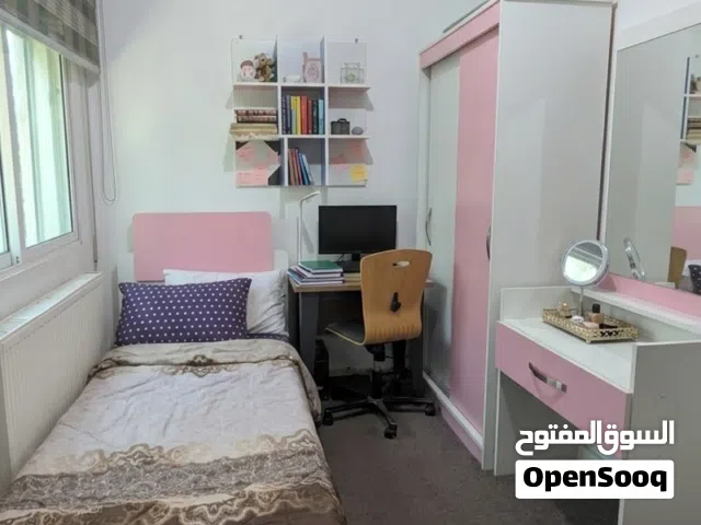غرفتين نوم زهري و ازرق