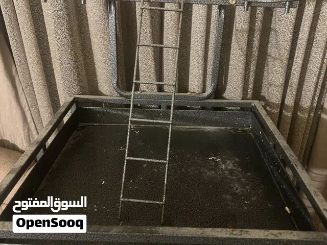 قفص ببغاء مستعمل يومين