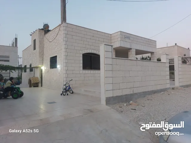155 m2 4 Bedrooms Townhouse for Sale in Zarqa Al Sukhneh