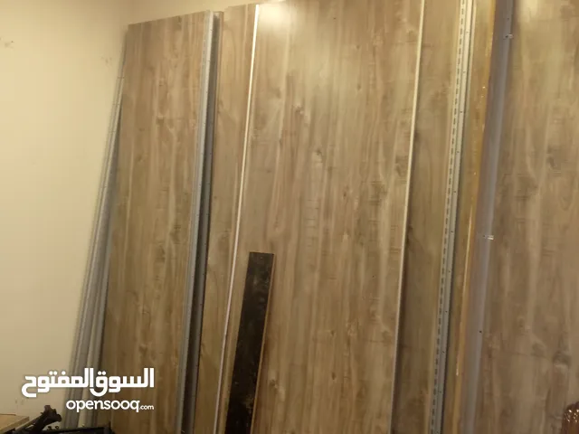 ديكور محل البسة للبيع