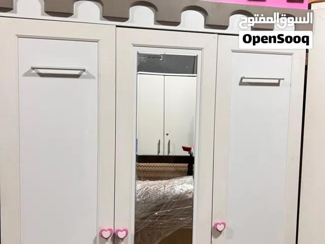 خزانة ملابس