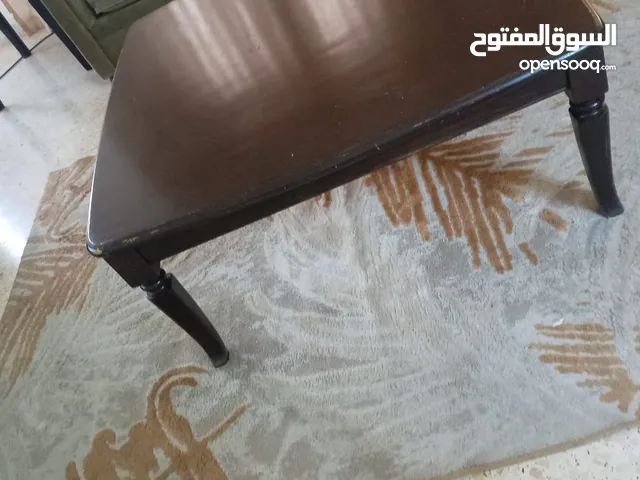 3 طربيزات وطاولة وسط واضاءة