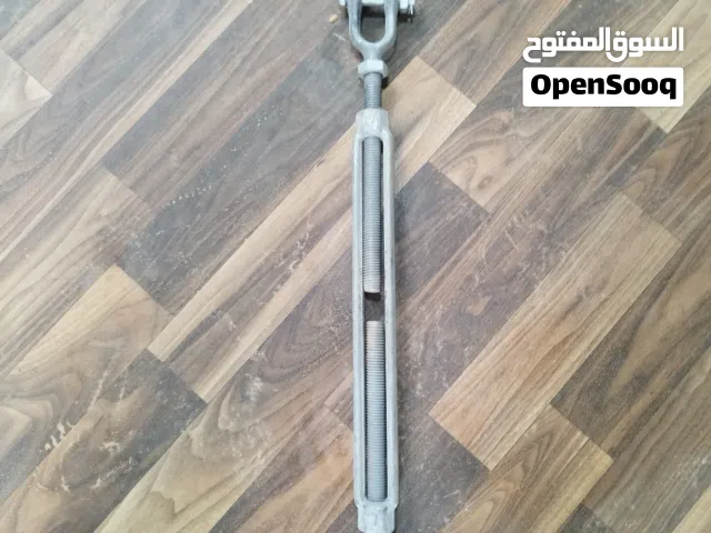 مشدّات معدنية مقاومة للصدأ (Turnbuckles)