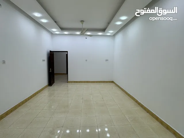 200 m2 4 Bedrooms Townhouse for Rent in Basra Jaza'ir