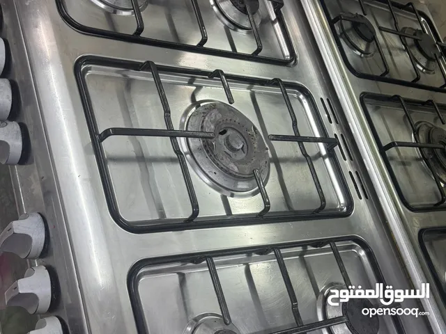 طباخ مستعمل نظيف جداً لبيع. شغال