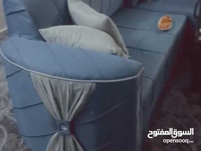 طقم كورنر استخدام سنة نظيف جداً تفصيل خشب مرتب  كلفني 350 طالب في 200
