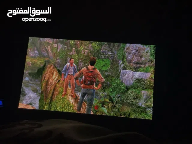 بي اس فيتا مع 13لعبه حالته جيدة مع شاحن