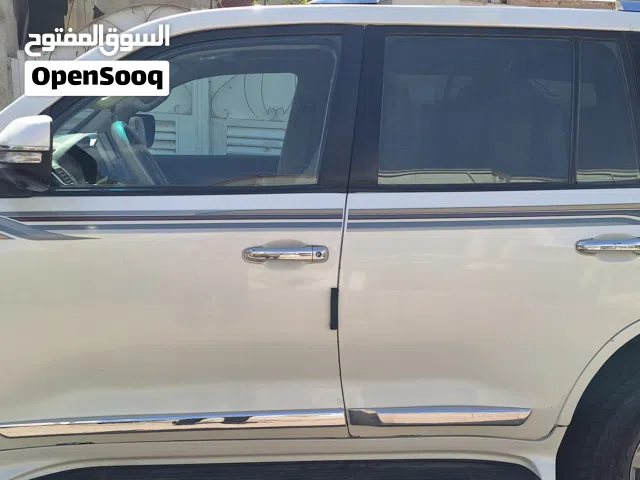 2017 Toyota Land Cruiser GXR