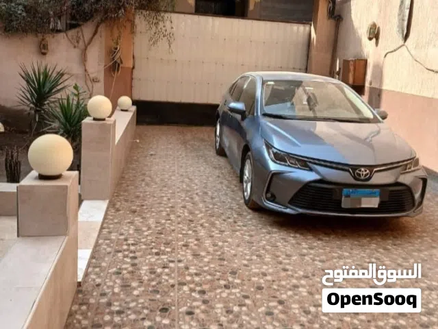 تويوتا كورولا استعمال زيرو، فابريكا بالكامل، قيادة ناعمة واقتصادية في البنزين، جاهزة للفحص