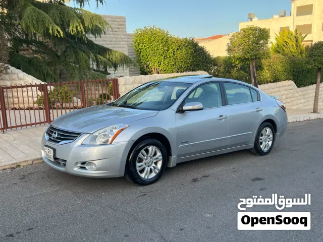 2010 نيسان التيما SL Sport