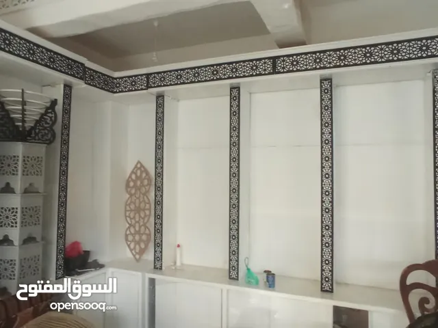احمد الرحبي تفيذ اعمال التخشيب الديكور والزجاج