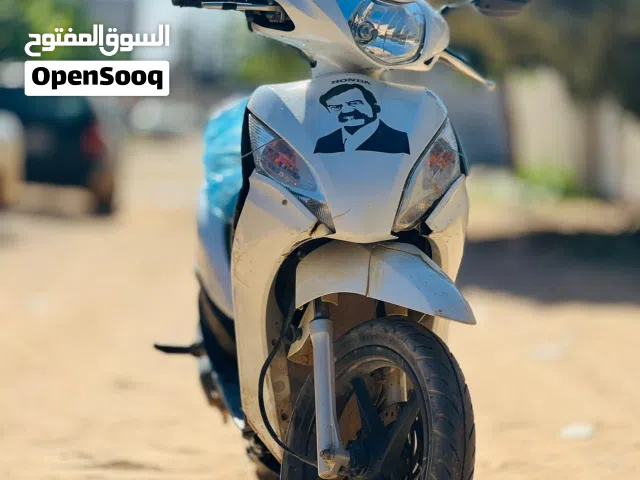 2016 هوندا CRF125F