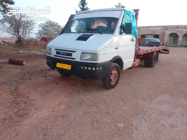 Auto Transporter Iveco 2000 in Al Khums