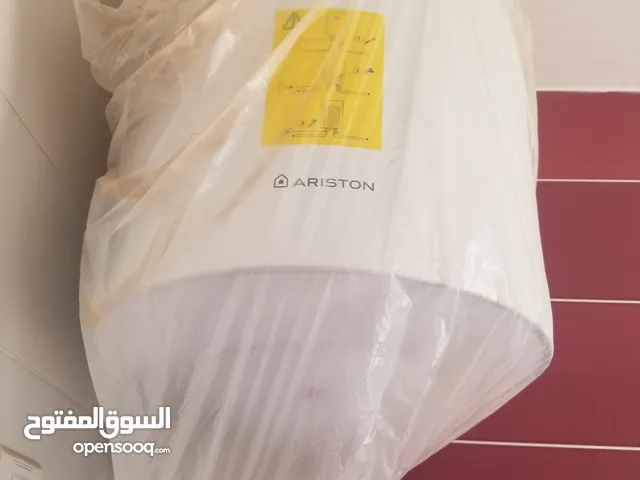سخان ماء ماركة اريستون جديد (تعمل بالكهرباء) حجم 50 لتر 1.5kw